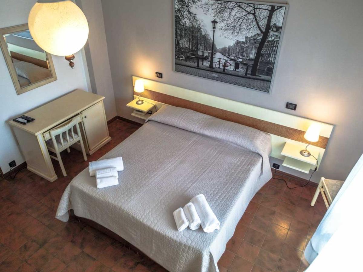 Hotel Giulia Marina di Massa Eksteriør bilde