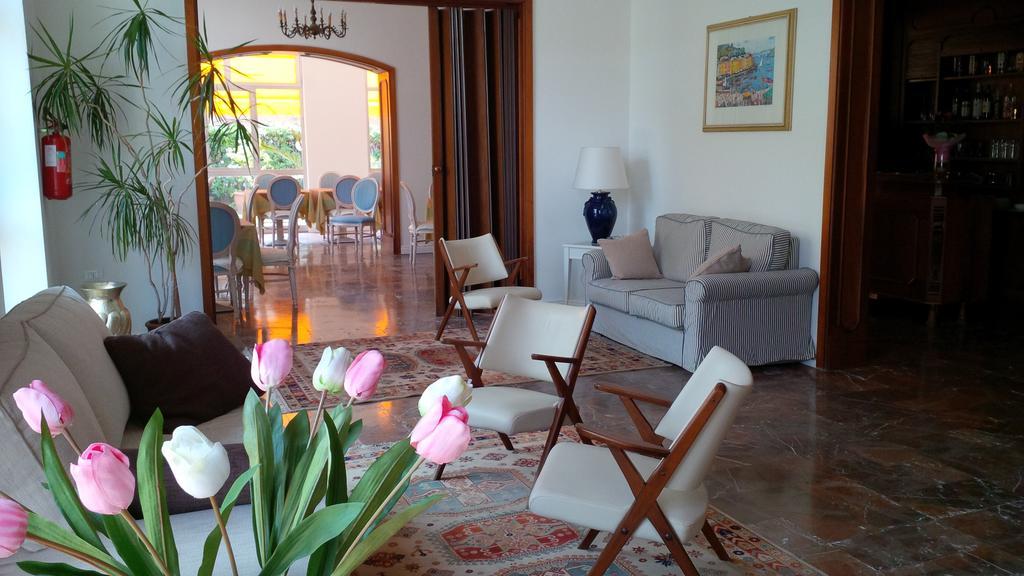 Hotel Giulia Marina di Massa Eksteriør bilde