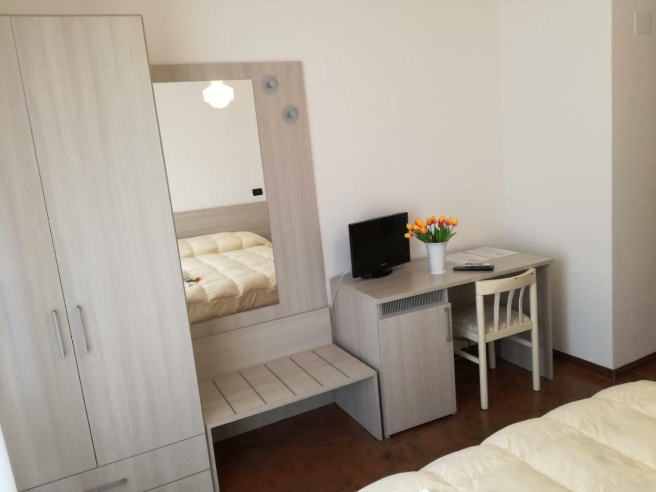 Hotel Giulia Marina di Massa Eksteriør bilde