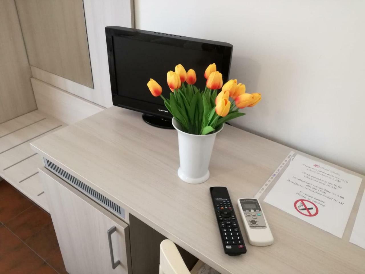 Hotel Giulia Marina di Massa Eksteriør bilde